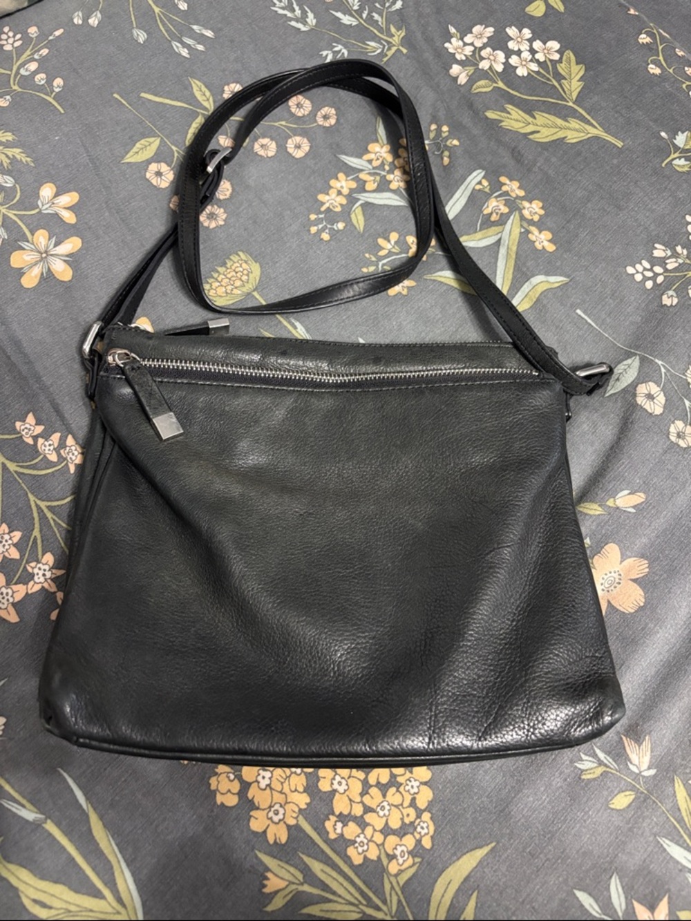 Margot Classic Genuine Leather Crossbody Adjustable Strap Small Purse in Black